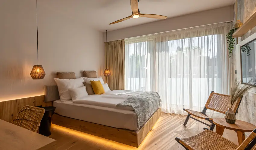 REED Luxury Hotel & Bistro Siófok - Augusztus 20. - teljes előrefizetéssel