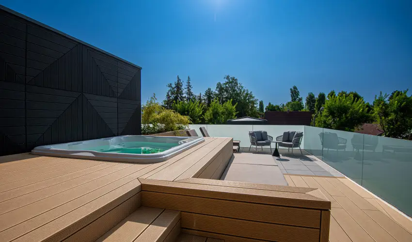 REED Luxury Hotel & Bistro Siófok - Augusztus 20. - teljes előrefizetéssel