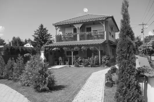 Riviera Apartman - Augusztus 20. / 3 �jszaka tart�zkod�s (min. 3 �j)