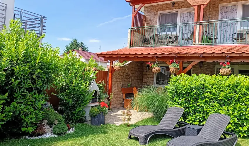 Riviera Apartman Hajd�szoboszl� - Augusztus 20. / 3 �jszaka tart�zkod�s (min. 3 �j)