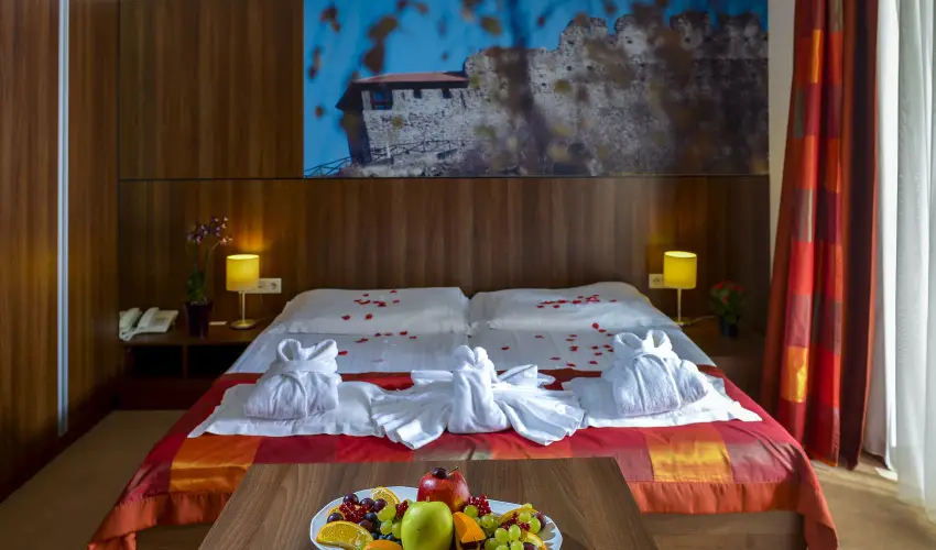 Royal Club Hotel Visegrd - Augusztus 20. (min. 3 j)