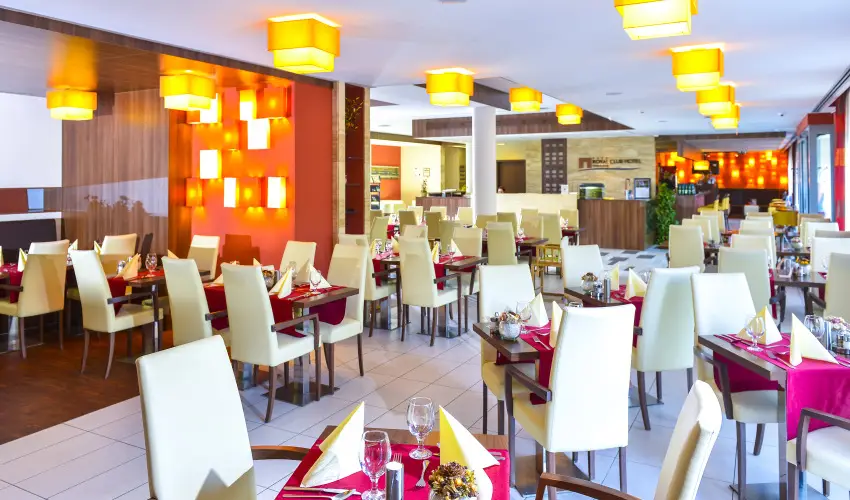 Royal Club Hotel Visegrd - Augusztus 20. (min. 3 j)