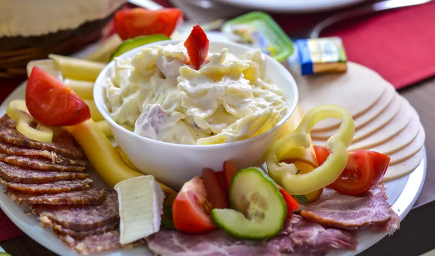 Royal Club Hotel Visegrd - Augusztus 20. (min. 3 j)