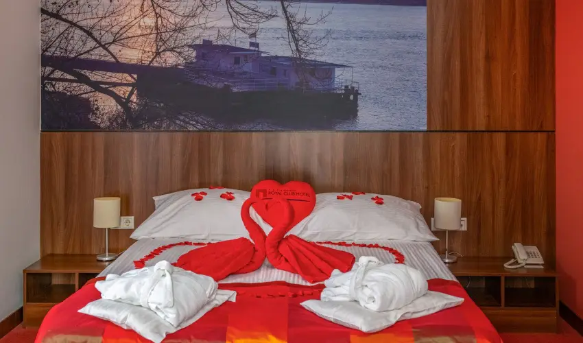 Royal Club Hotel Visegrd - Augusztus 20. (min. 3 j)