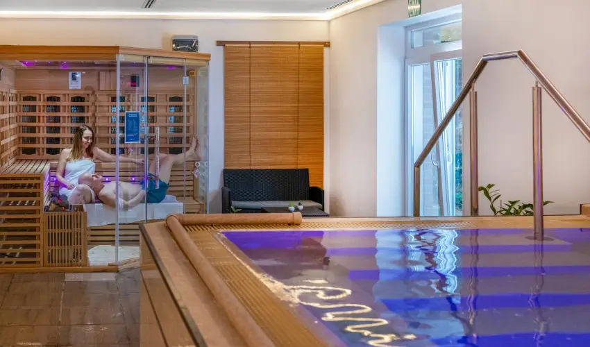 Royal Club Hotel Visegrd - Augusztus 20. (min. 3 j)