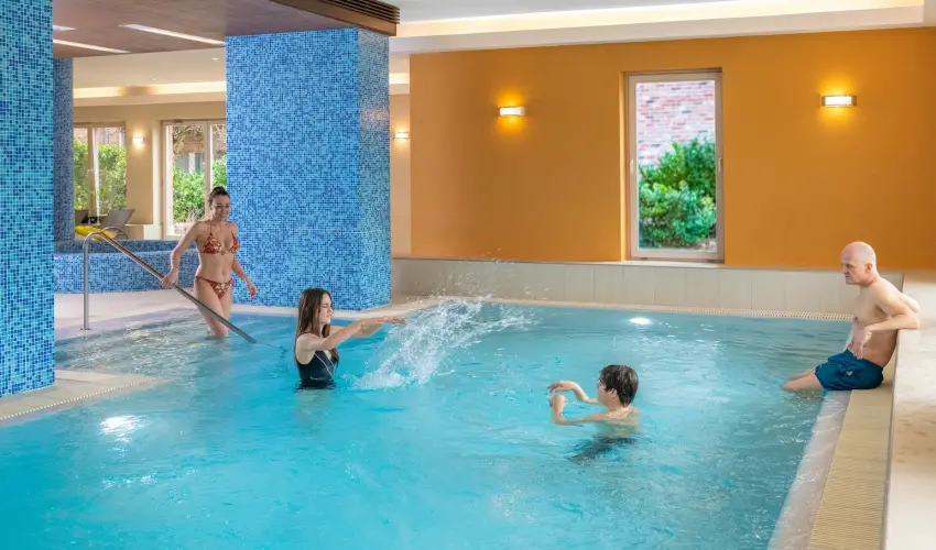 Royal Club Hotel Visegrd - Augusztus 20. (min. 3 j)