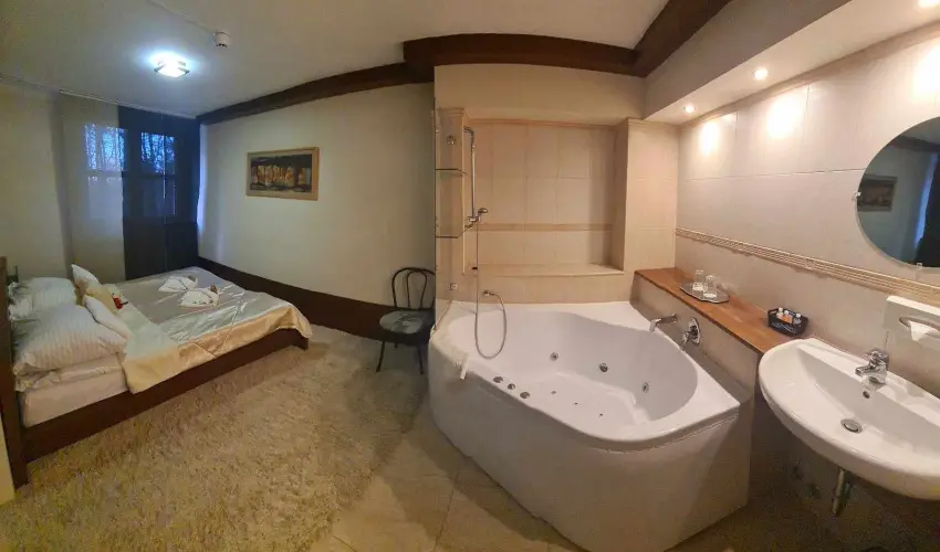 Salg Hotel Salgtarjn-Eresztvny - Augusztus 20. (min. 2 j)