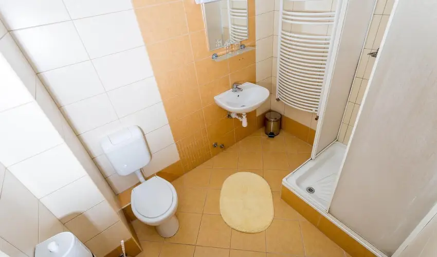 Salg Hotel Salgtarjn-Eresztvny - Augusztus 20. (min. 2 j)