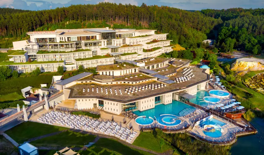 Hunguest Saliris Egerszal�k - Augusztus 20. (min. 2 �j)