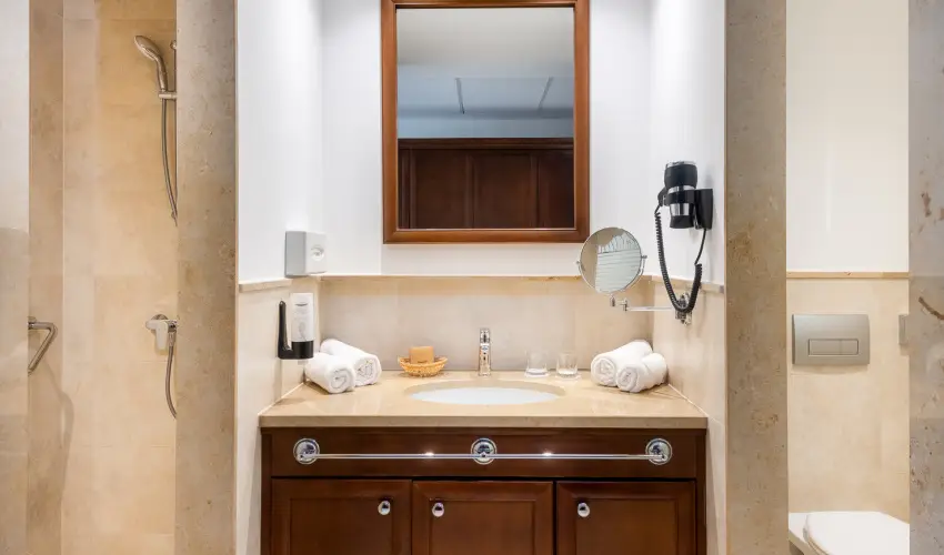 Hunguest Saliris Egerszal�k - Augusztus 20. (min. 2 �j)