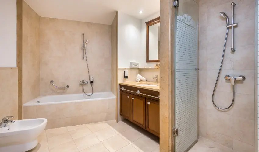 Hunguest Saliris Egerszal�k - Augusztus 20. (min. 2 �j)