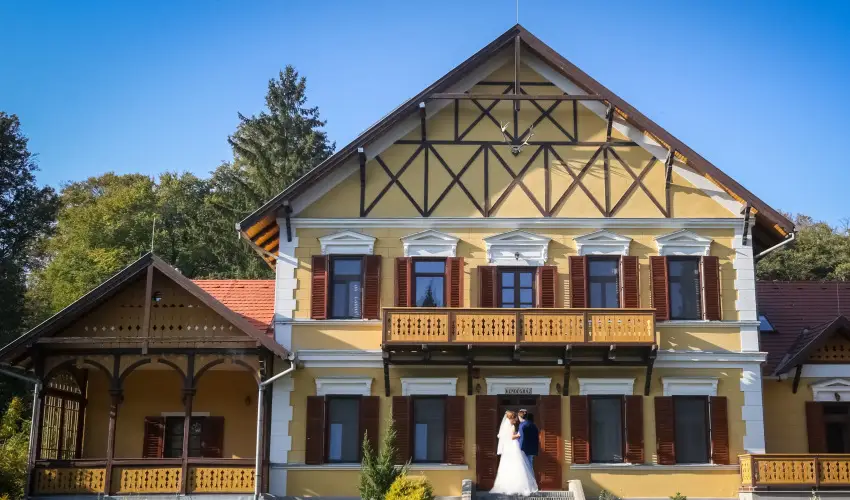 Sasrti Vadszkastly Almamellk - Augusztus 20.