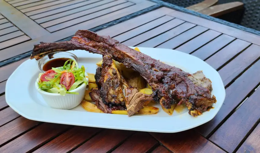 Sasrti Vadszkastly Almamellk - Augusztus 20.