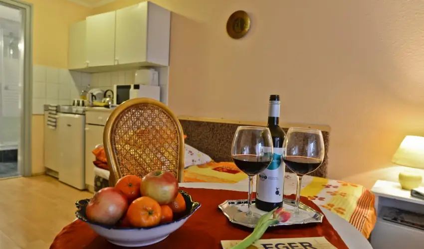 Siesta Vend�gh�z Eger - Augusztus 20. (min. 3 �j)