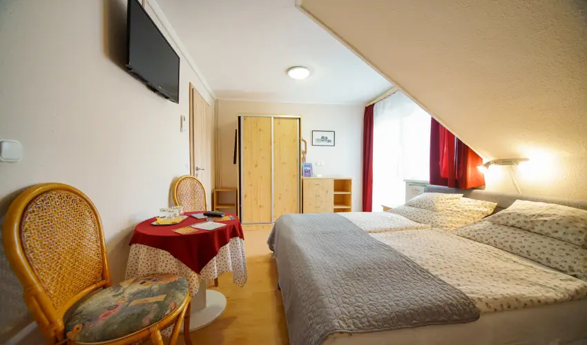 Siesta Vend�gh�z Eger - Augusztus 20. (min. 3 �j)