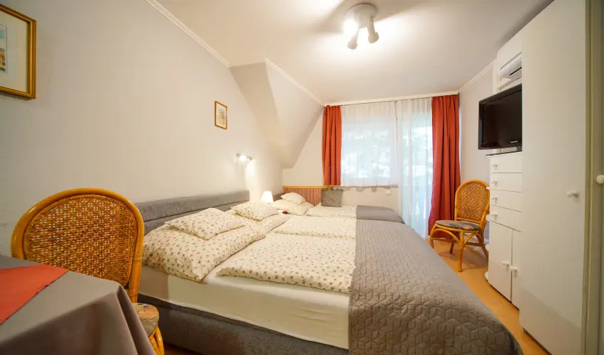 Siesta Vend�gh�z Eger - Augusztus 20. (min. 3 �j)