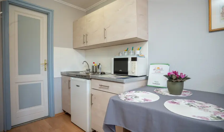 Siesta Vend�gh�z Eger - Augusztus 20. (min. 3 �j)