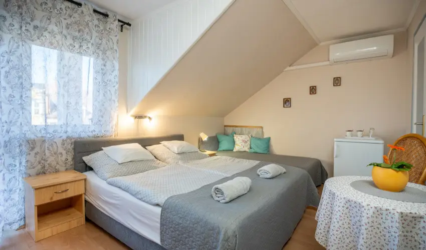 Siesta Vend�gh�z Eger - Augusztus 20. (min. 3 �j)