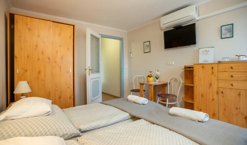 Siesta Vend�gh�z Eger - Augusztus 20. (min. 3 �j)