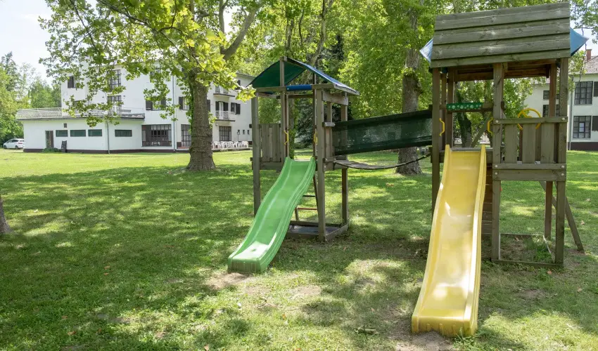 Sir�ly Hotel Balatonlelle - Augusztus 20. (min. 6 �j)