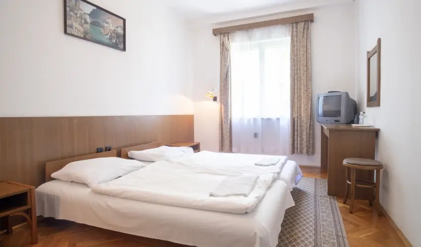 Sir�ly Hotel Balatonlelle - Augusztus 20. (min. 6 �j)