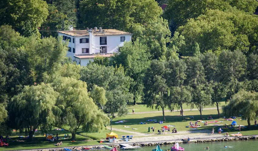 Sir�ly Hotel Balatonlelle - Augusztus 20. (min. 6 �j)