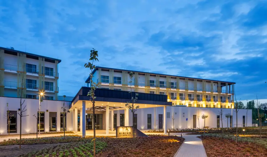 Sirius Hotel Keszthely - Augusztus 20. (min. 2 j)