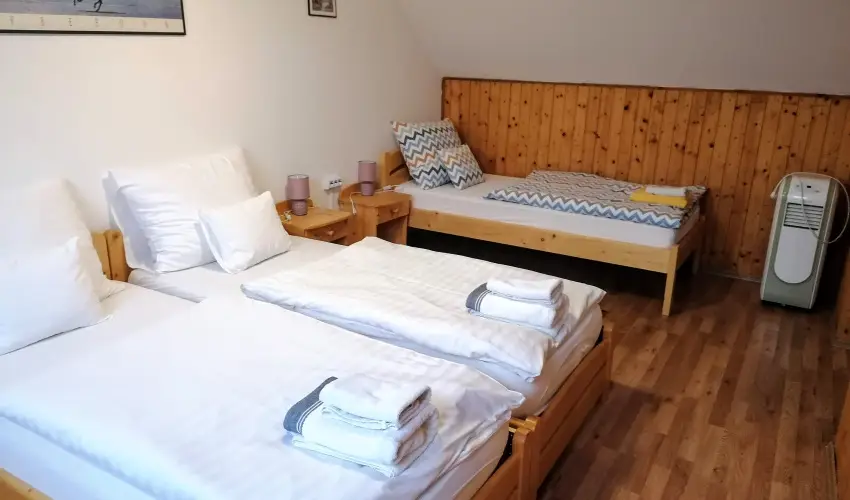 Sokor Fogad Sokorptka - Augusztus 20.