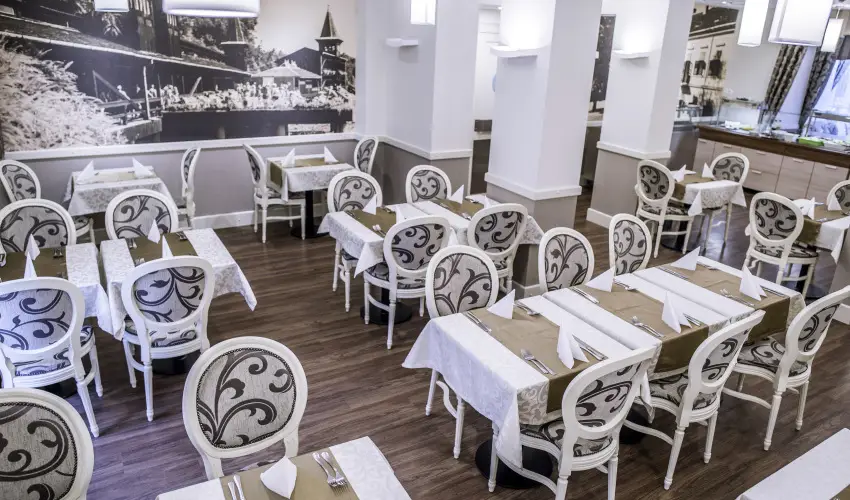 Hotel Spa H�v�z H�v�z - Augusztus 20. (min. 2 �j)