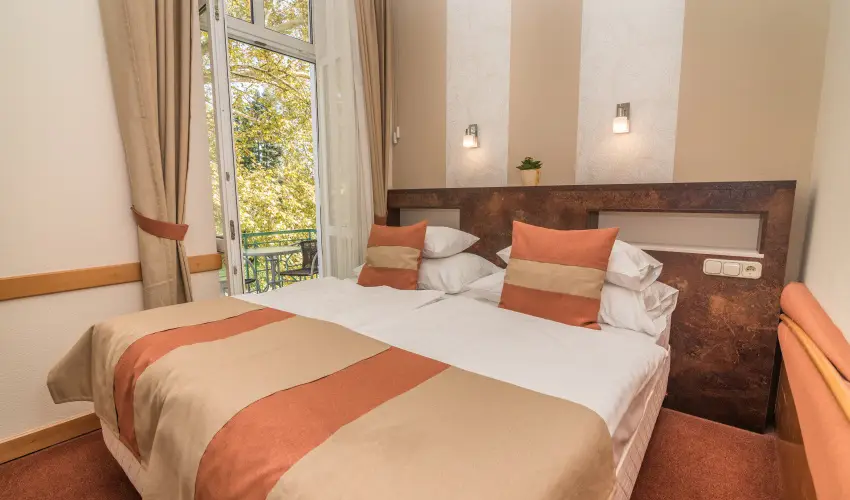 Hotel Spa H�v�z H�v�z - Augusztus 20. (min. 2 �j)