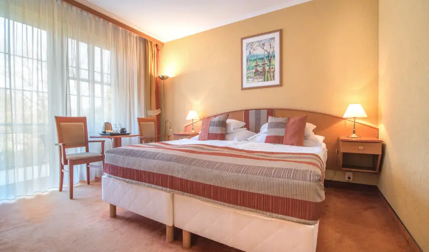 Hotel Spa H�v�z H�v�z - Augusztus 20. (min. 2 �j)