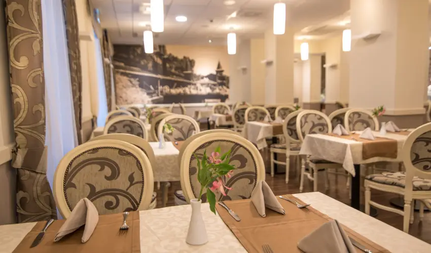 Hotel Spa H�v�z H�v�z - Augusztus 20. (min. 2 �j)