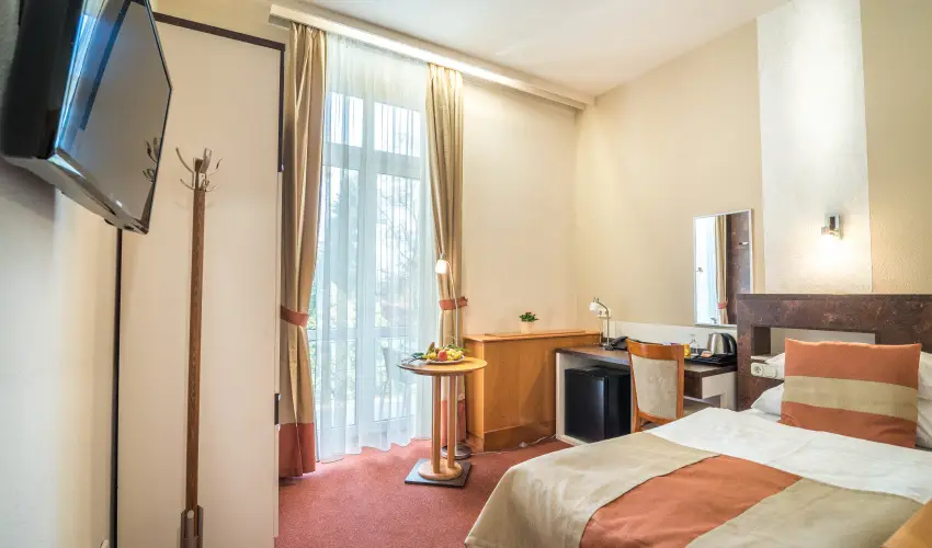 Hotel Spa H�v�z H�v�z - Augusztus 20. (min. 2 �j)