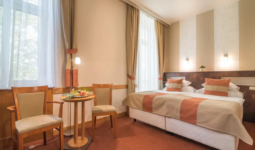 Hotel Spa H�v�z H�v�z - Augusztus 20. (min. 2 �j)
