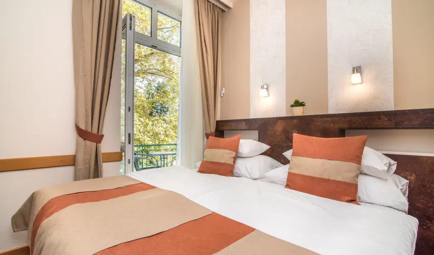 Hotel Spa H�v�z H�v�z - Augusztus 20. (min. 2 �j)
