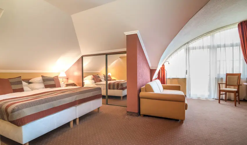 Hotel Spa H�v�z H�v�z - Augusztus 20. (min. 2 �j)