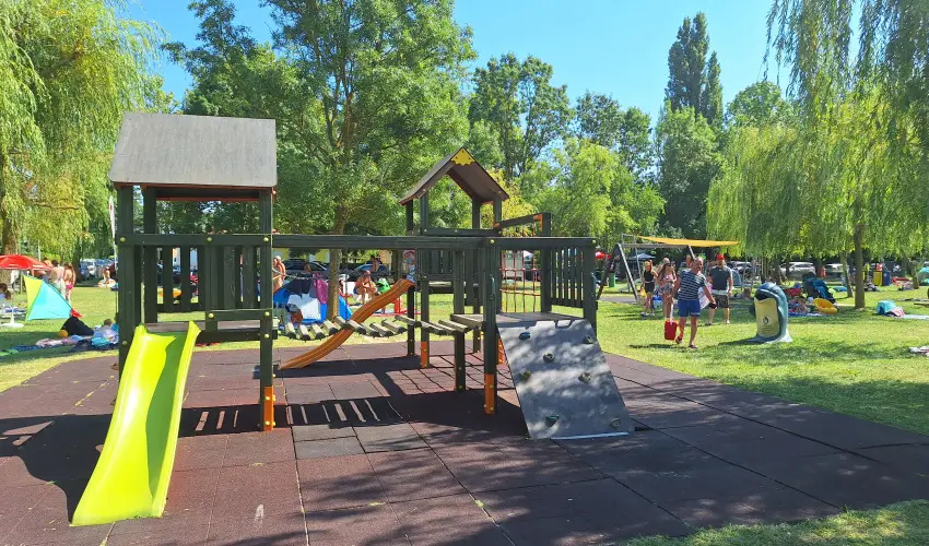 Sunshine Vendghz Balatonfenyves - Augusztus 20. (min. 5 j)