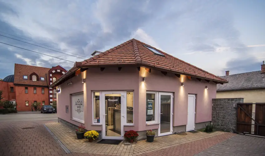 Sweet-Life Wellness Apartman Egerszal�k - Augusztus 20.