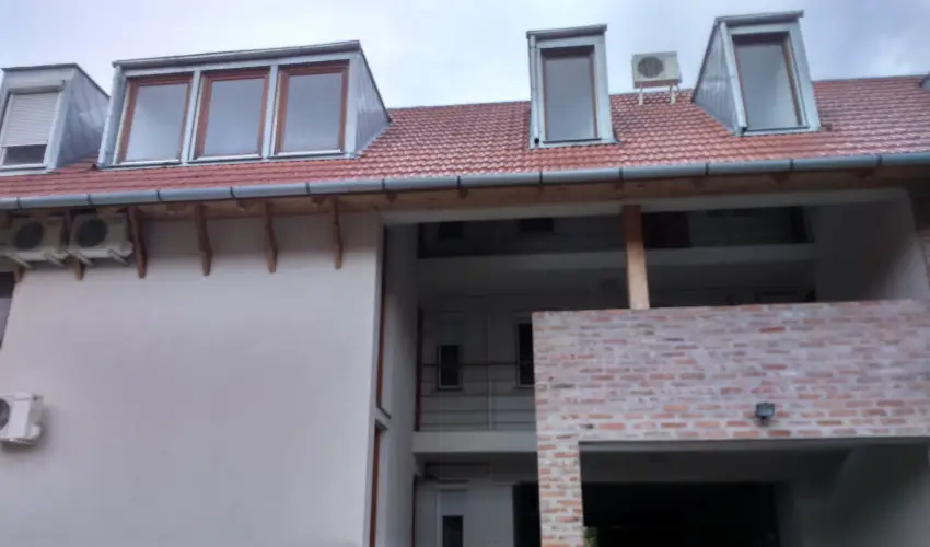 Szam�c�s Apartman Gyula - Augusztus 20. (min. 4 �j)