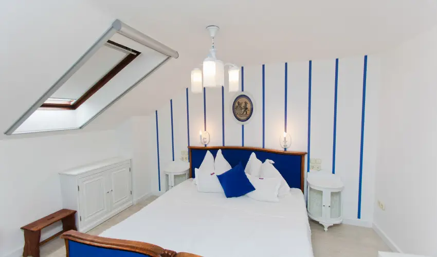 Sz�rcsa Hotel Sz�kesfeh�rv�r - Augusztus 20.