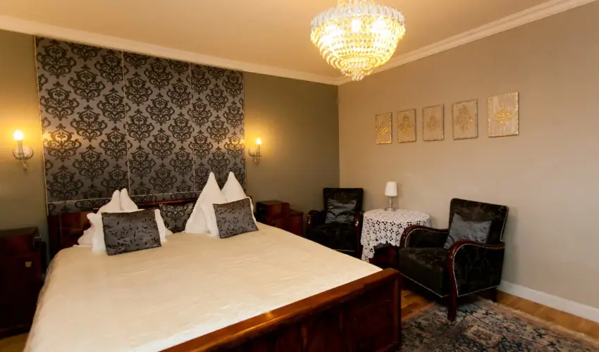 Sz�rcsa Hotel Sz�kesfeh�rv�r - Augusztus 20.