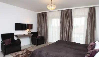 Sz�rcsa Hotel Sz�kesfeh�rv�r