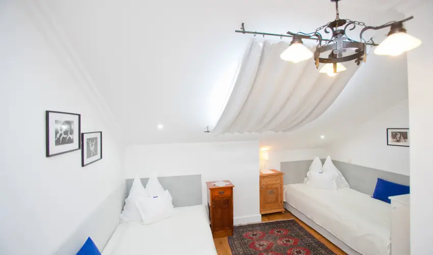 Sz�rcsa Hotel Sz�kesfeh�rv�r - Augusztus 20.