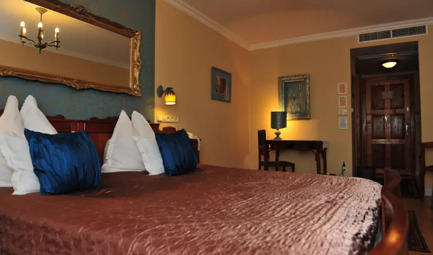 Sz�rcsa Hotel Sz�kesfeh�rv�r - Augusztus 20.