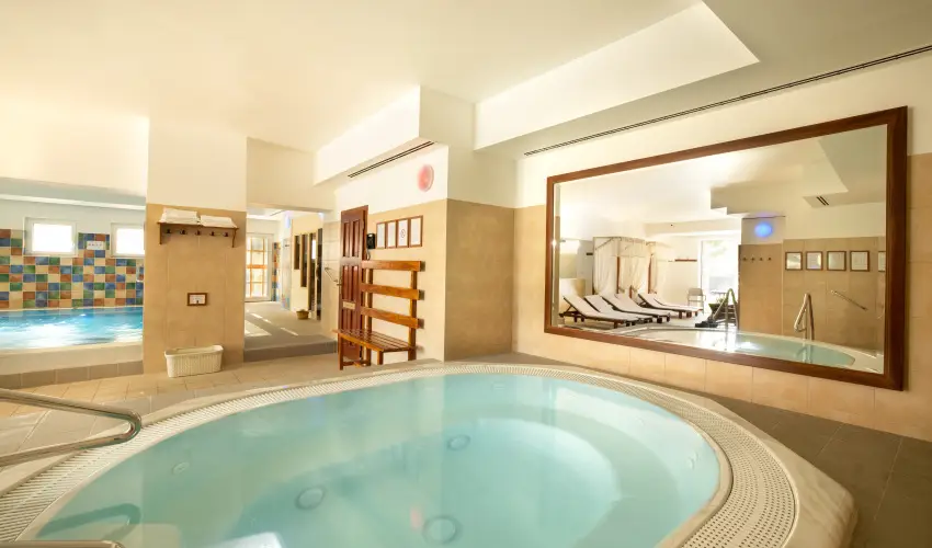 Sz�rcsa Hotel Sz�kesfeh�rv�r - Augusztus 20.