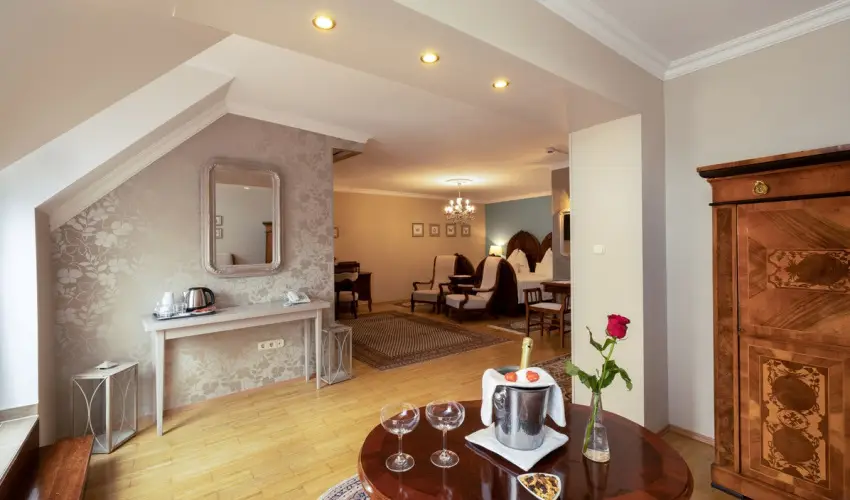 Sz�rcsa Hotel Sz�kesfeh�rv�r - Augusztus 20.