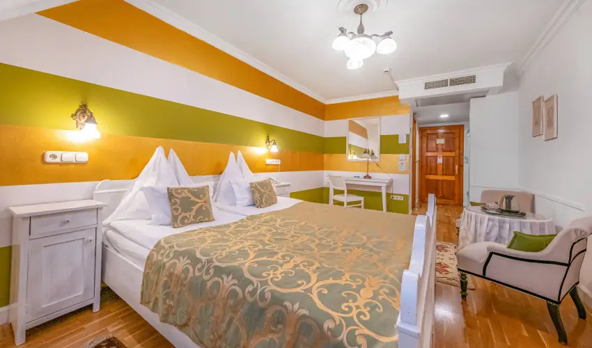 Sz�rcsa Hotel Sz�kesfeh�rv�r - Augusztus 20.