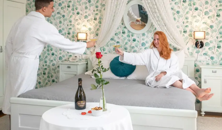 Sz�rcsa Hotel Sz�kesfeh�rv�r - Augusztus 20.
