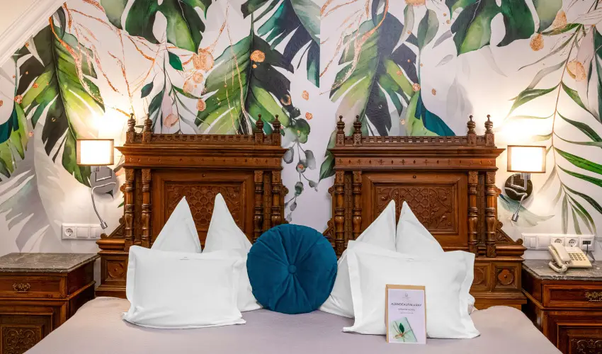 Sz�rcsa Hotel Sz�kesfeh�rv�r - Augusztus 20.