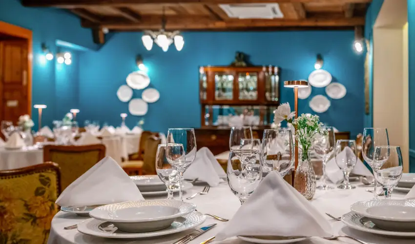 Sz�rcsa Hotel Sz�kesfeh�rv�r - Augusztus 20.
